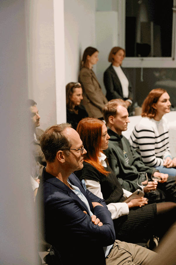 zuschauer schauen gespannt beim ultherapy prime event